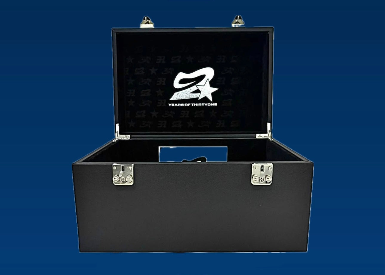 BAÚL THIRTYONE HATS