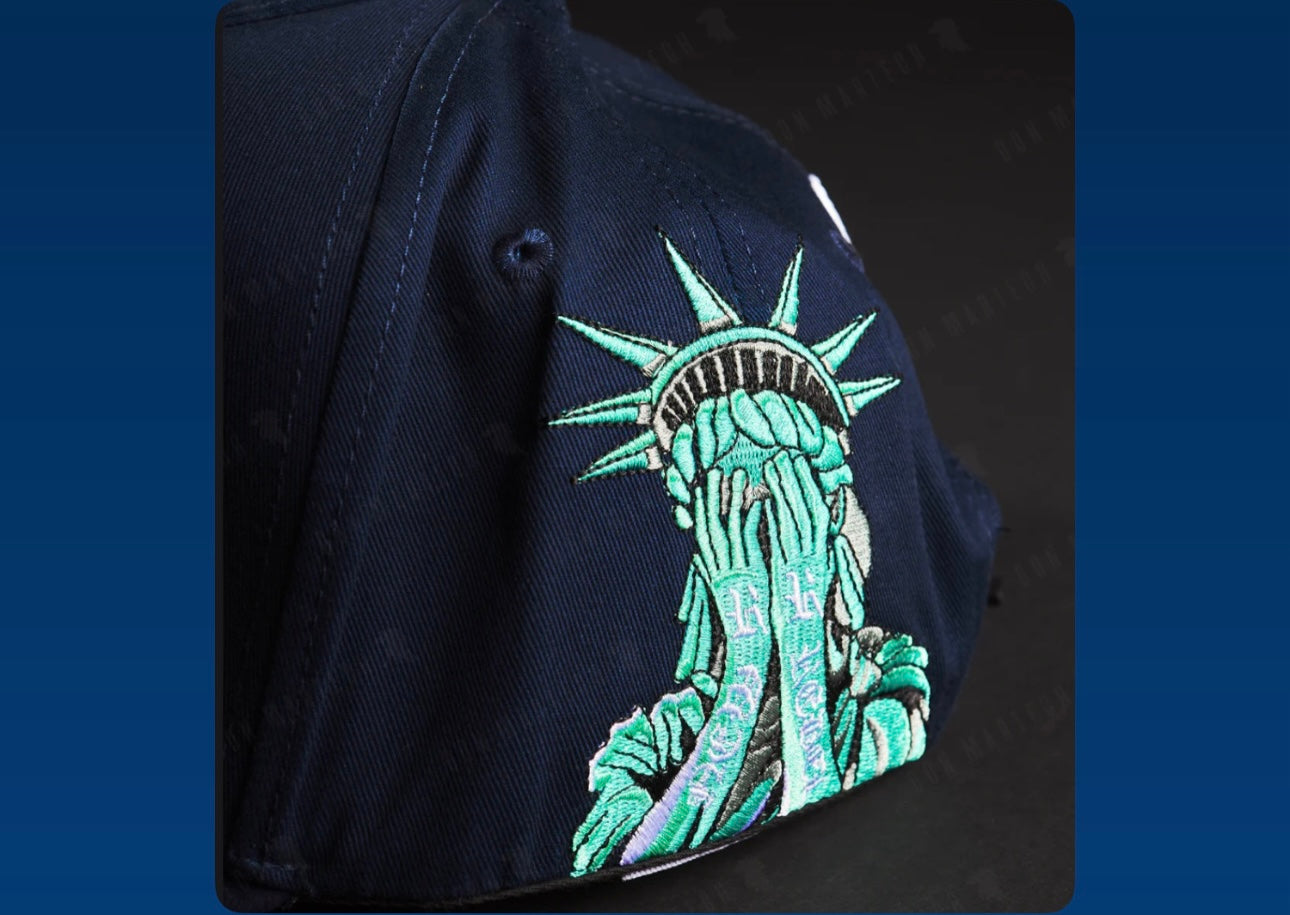 REBEL HATS ESTATUA